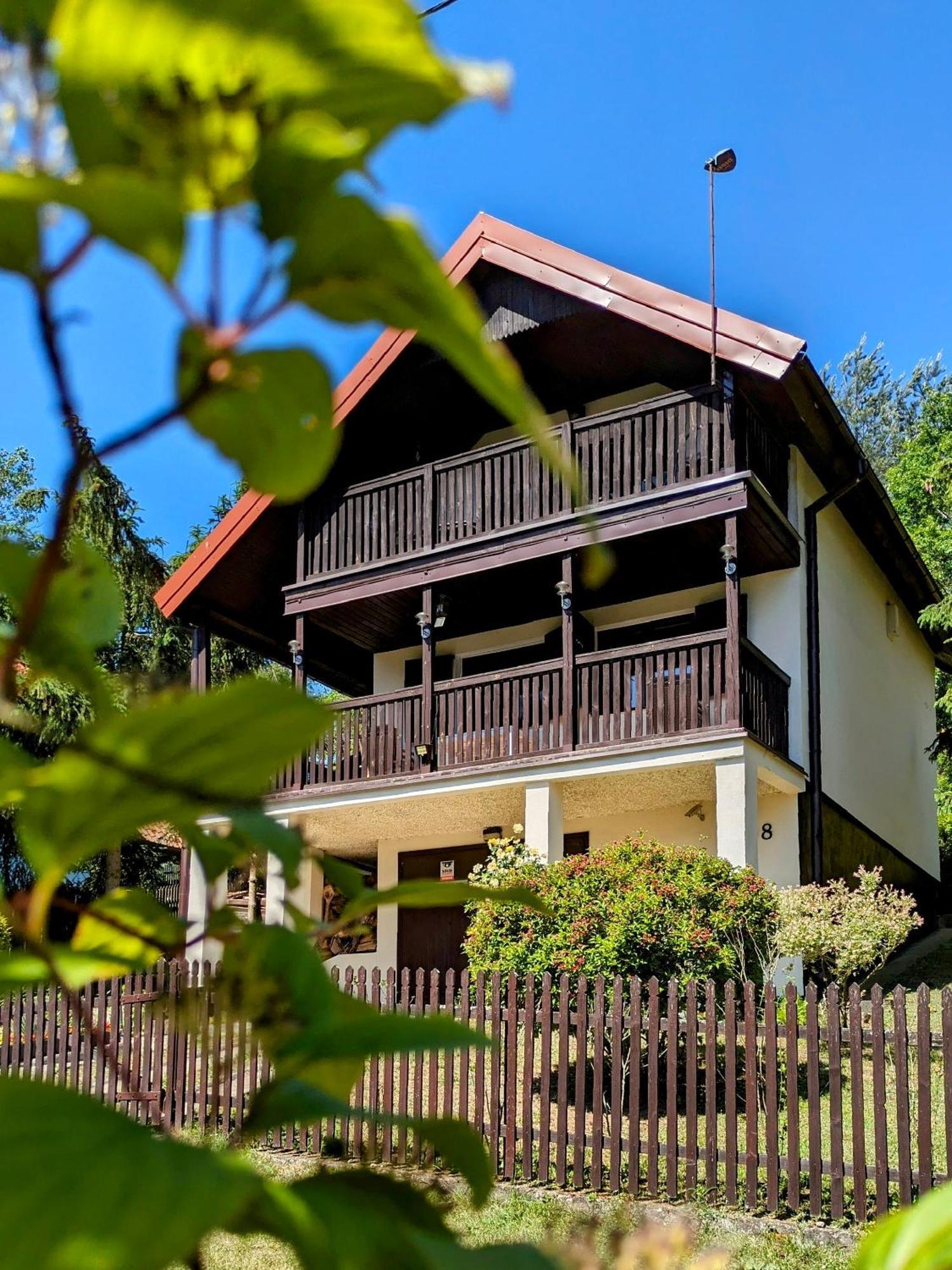 Rozany Ogrod - Dom Pod Lasem, Z Widokiem Na Jezioro I Kominkiem, Rowery, Lodka, Rowerek Wodny Ferienhaus Przezmark